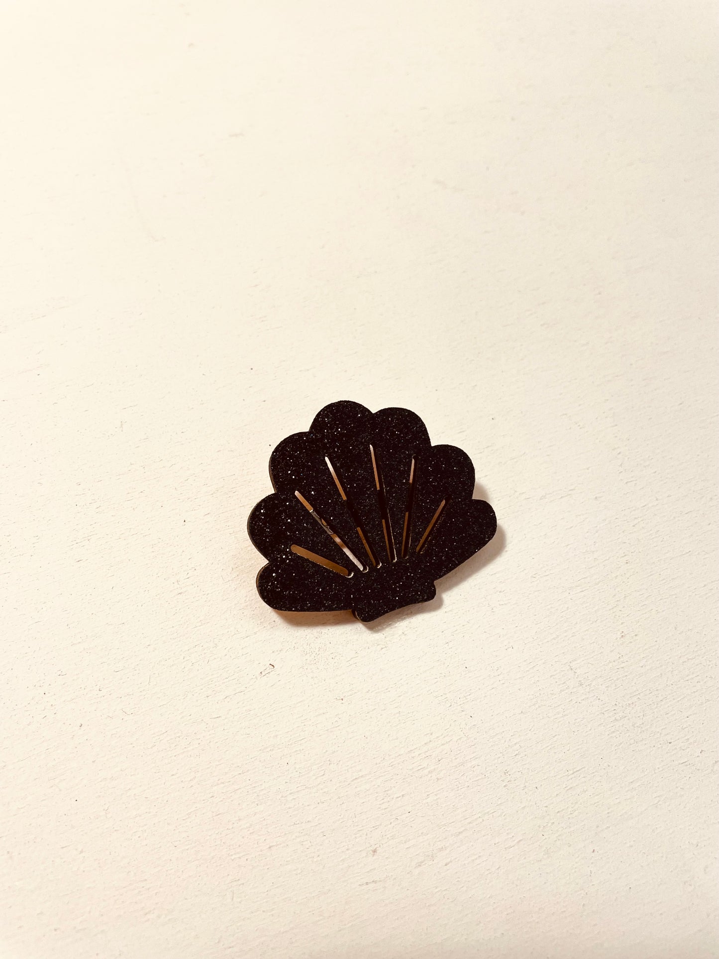 BROCHE - COQUILLAGE PAILLETTE