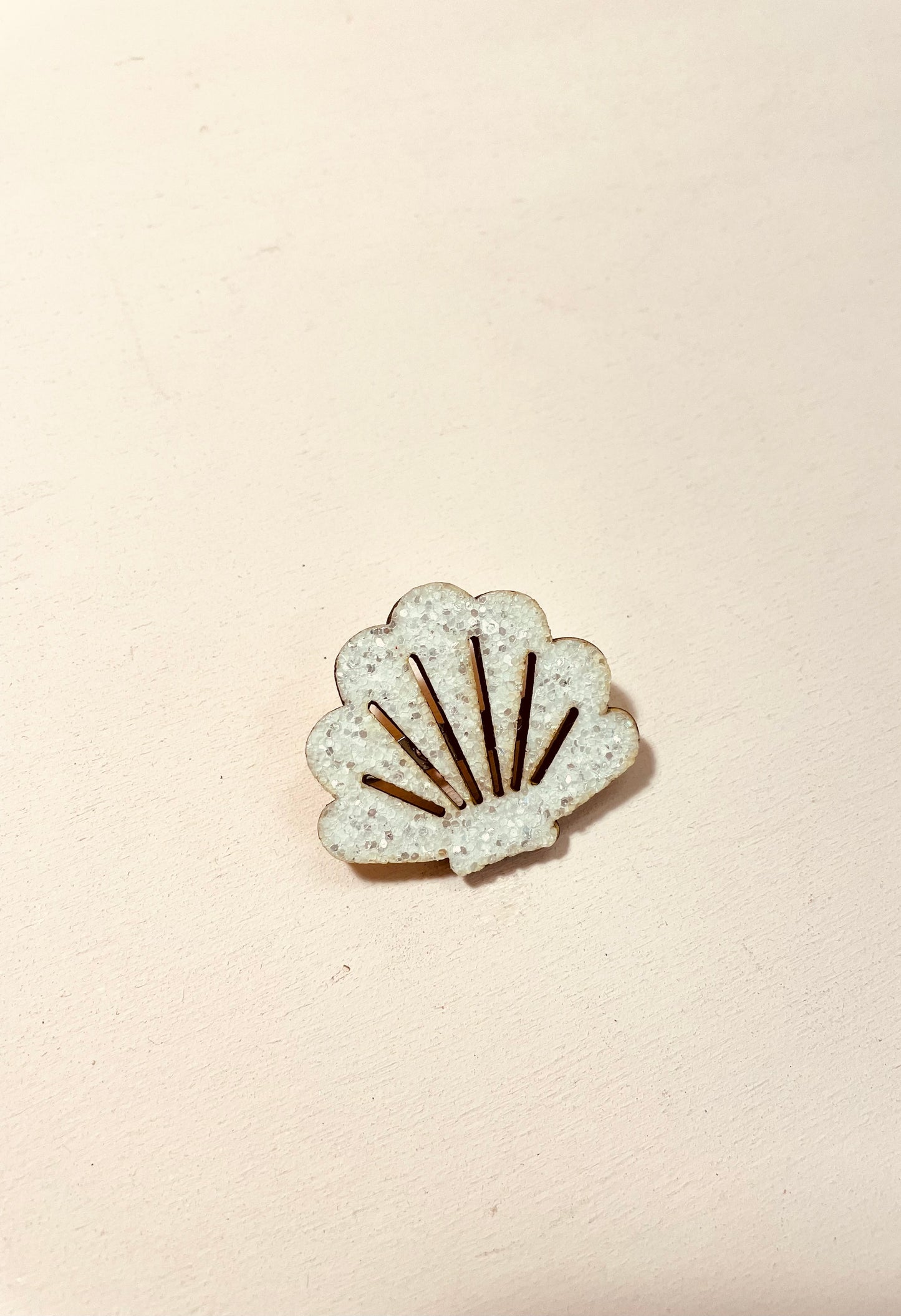 BROCHE - COQUILLAGE PAILLETTE