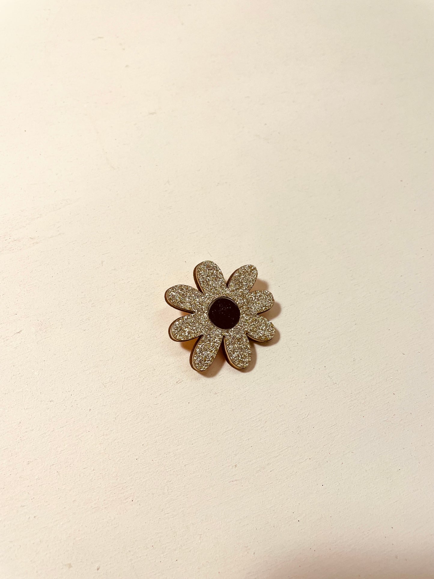 BROCHE - FLEURS PAILLETTE