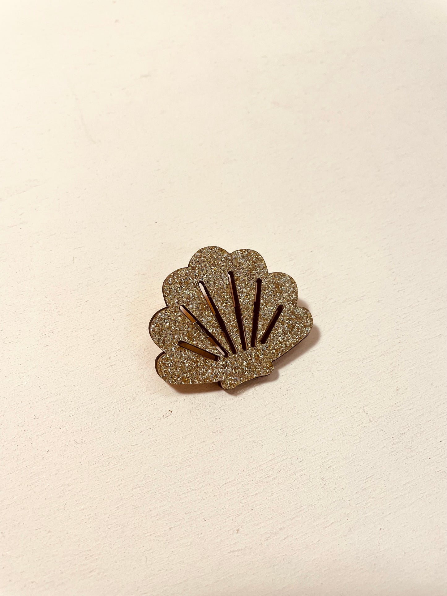 BROCHE - COQUILLAGE PAILLETTE