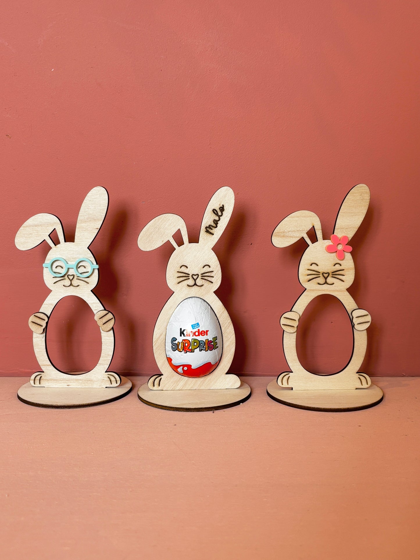 SUPPORT POUR OEUF KINDER - PERSONNALISÉE