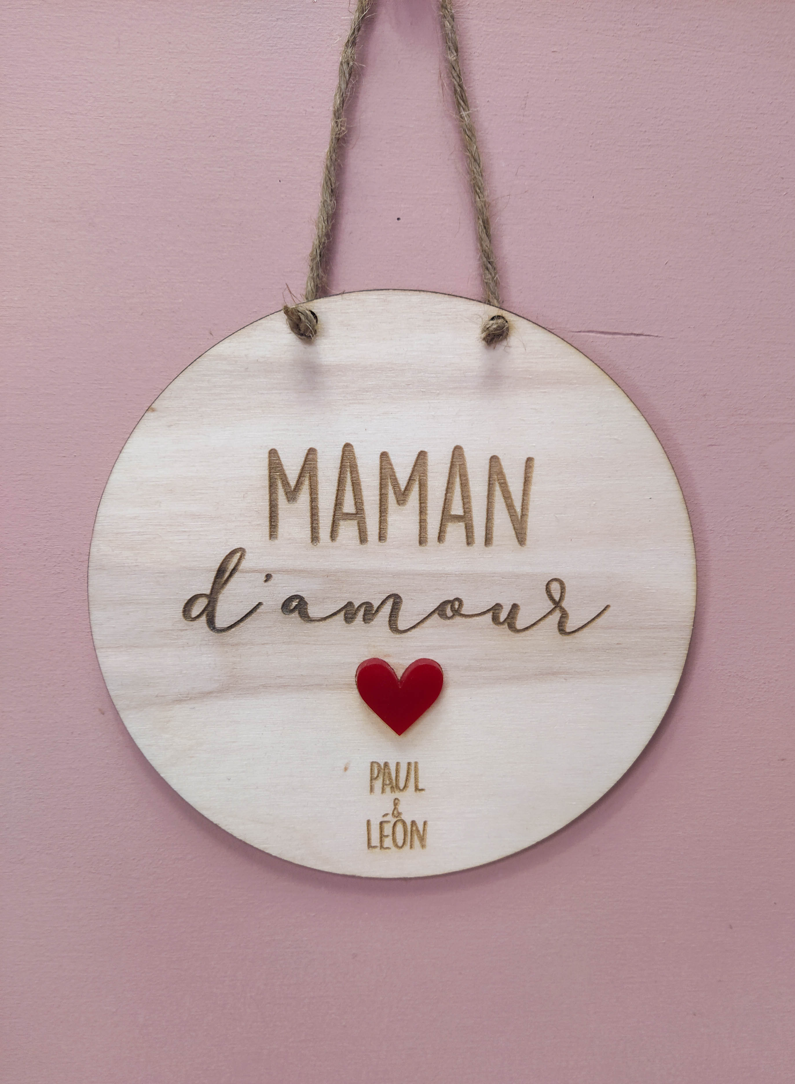 PANCARTE MAMAN D'AMOUR COEUR COLORÉ - PERSONNALISABLE